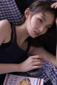 稚嫩的小学生初中生怎么形容